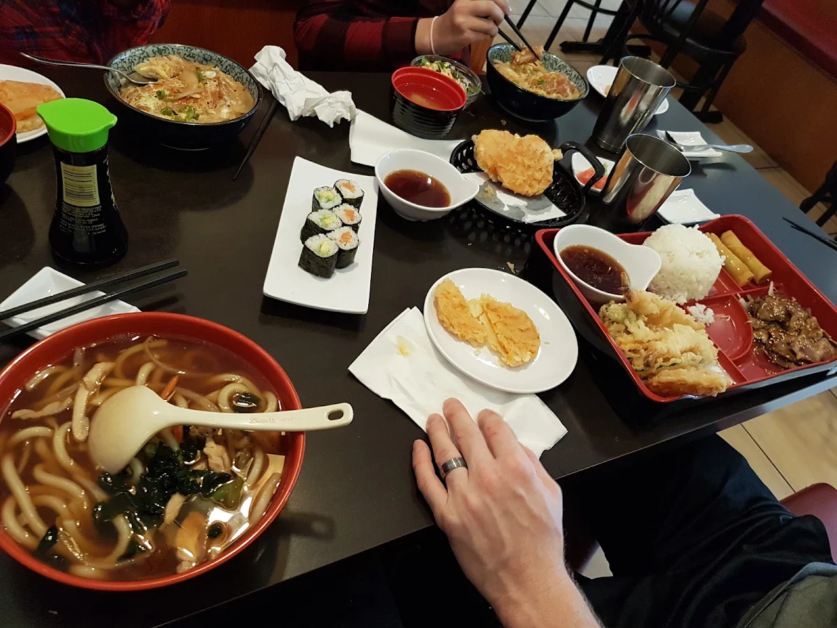 Ramen, Sushi TnT