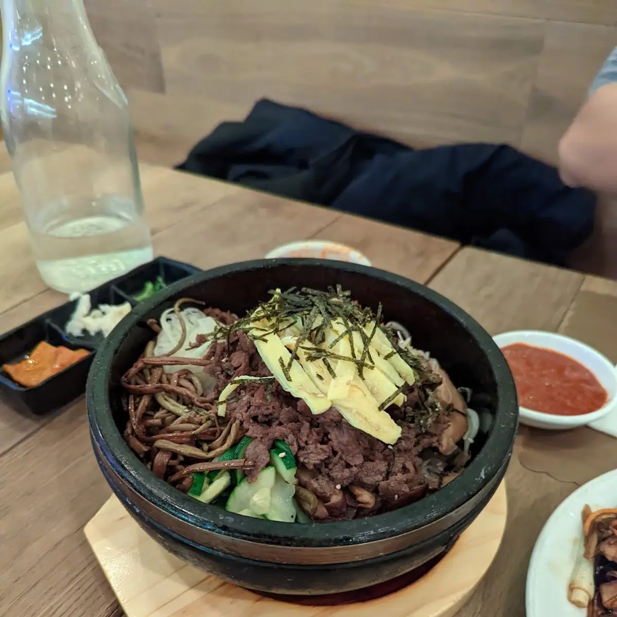dolsot bibimbap 돌솥비빔밥