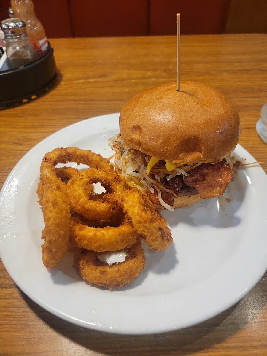 BURGER, SHAKE AND DESSERT FOR ONE