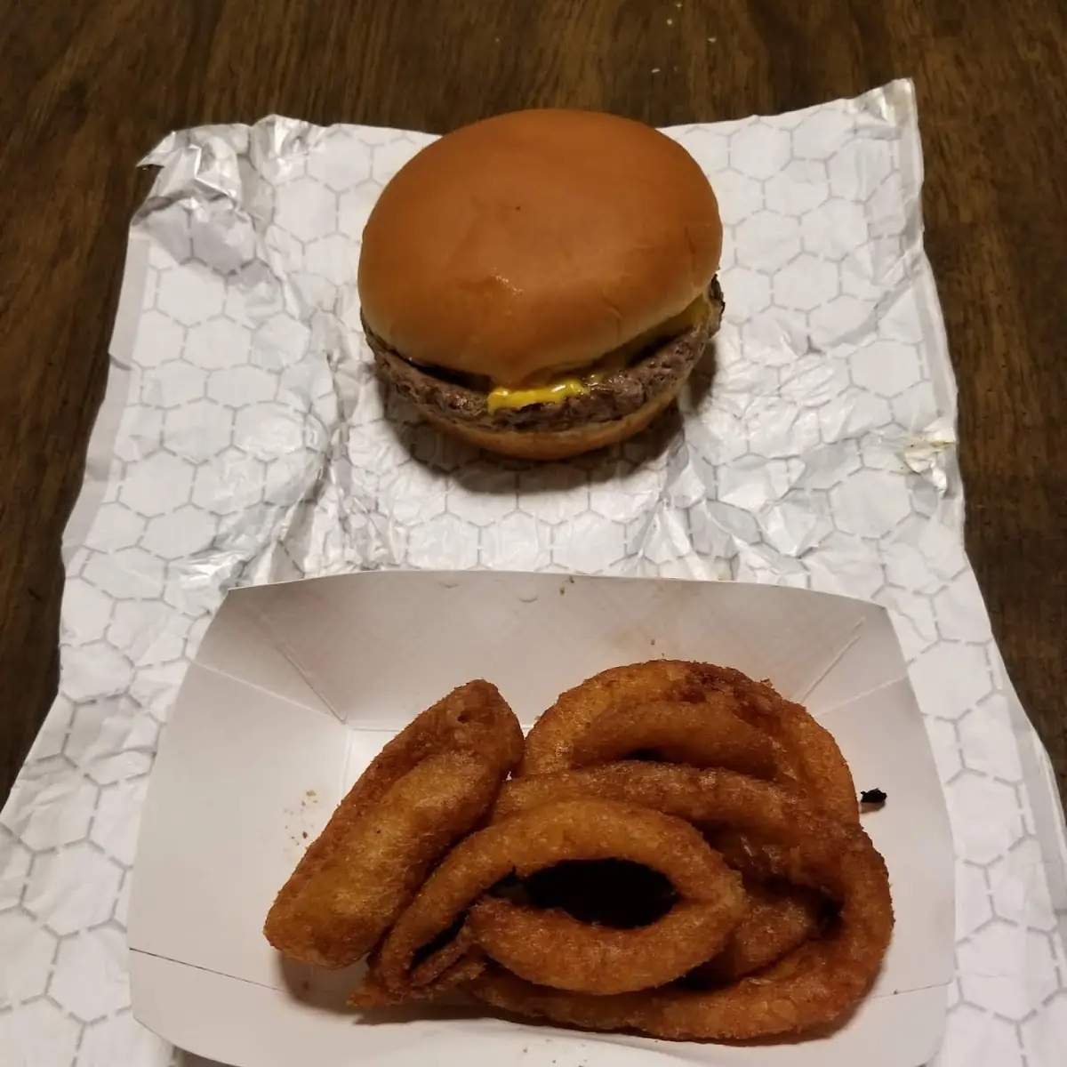 Cheeseburger and Onion Rings