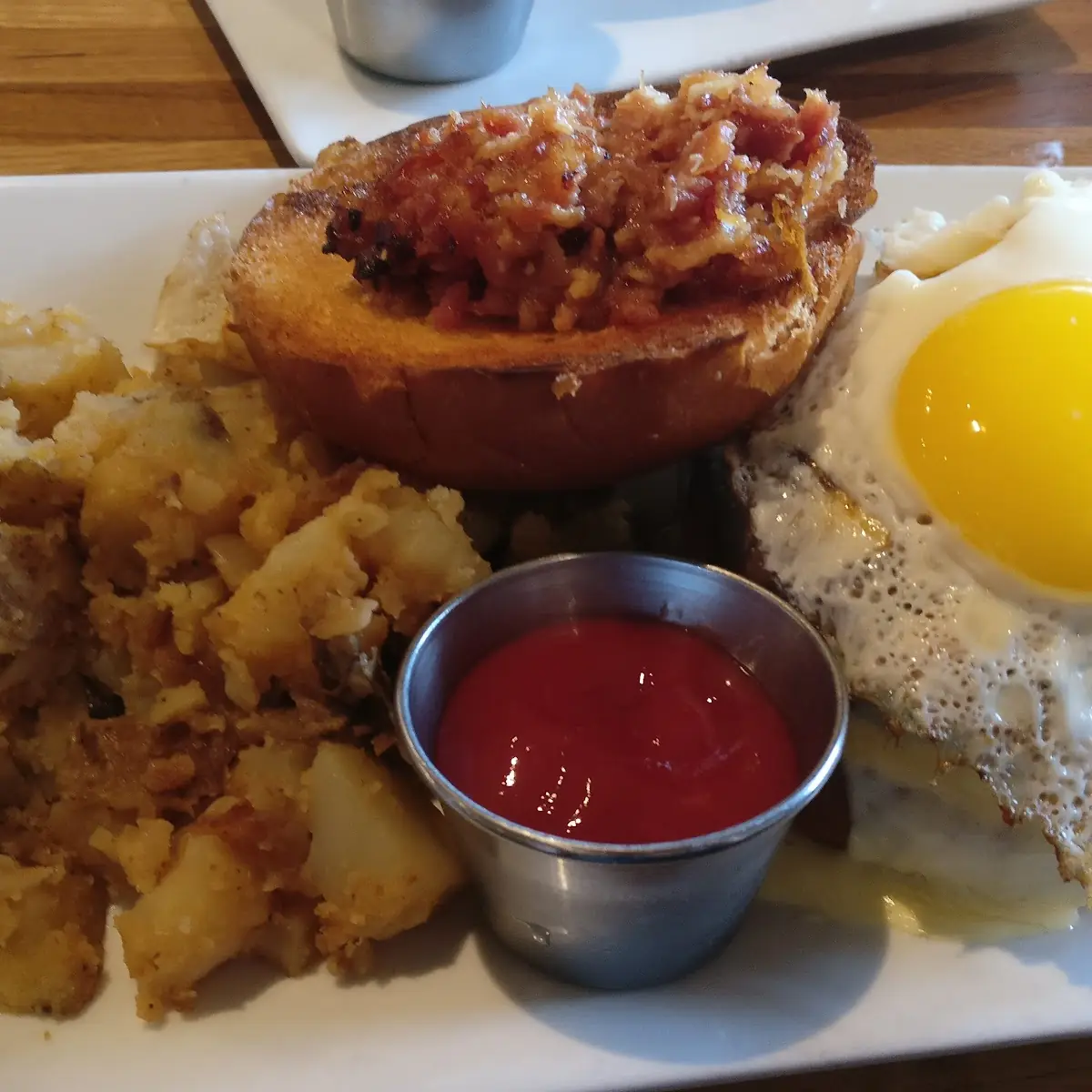 Burger with Egg and Bacon Jam