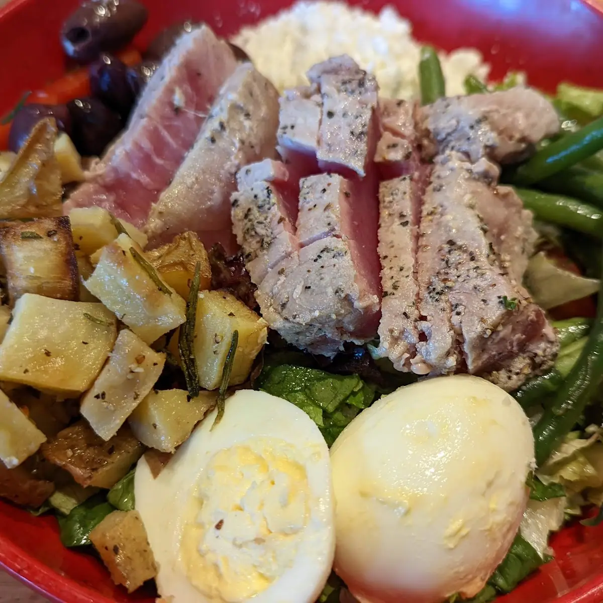 Tuna Niçoise Salad with Egg