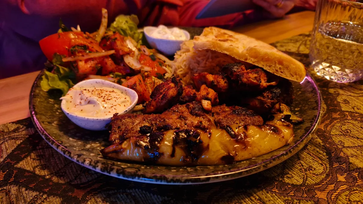 Shish Istanbul, Little Aladdin