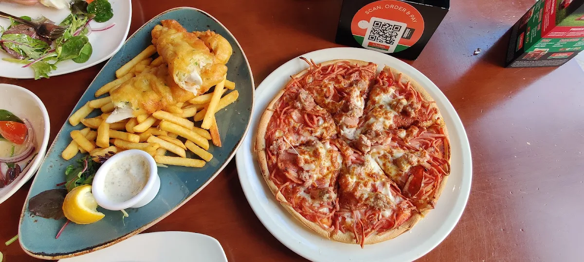 Meat Lovers Pizza, La Porchetta | Best Italian Restaurant in Craigieburn Central
