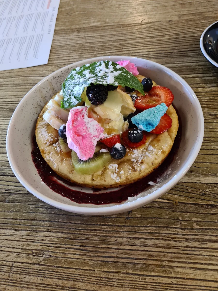 Blueberry and Ricotta Hotcake, The social sutra