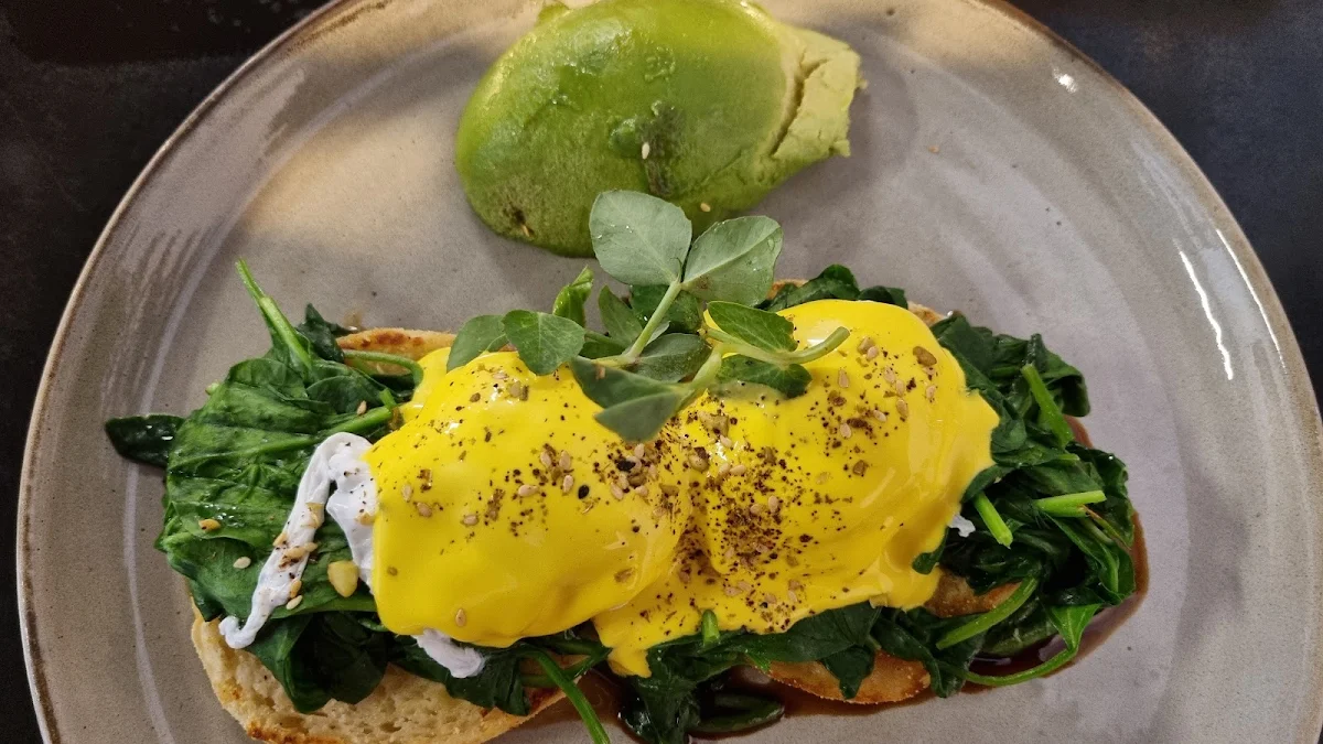 Eggs Benedict, The social sutra