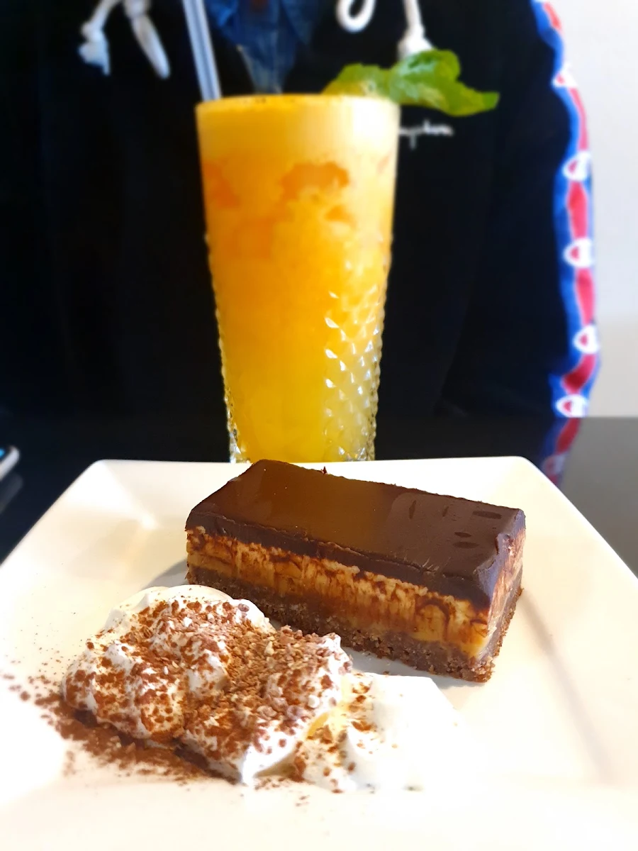 Snicker's Peanut Butter Slice, The social sutra