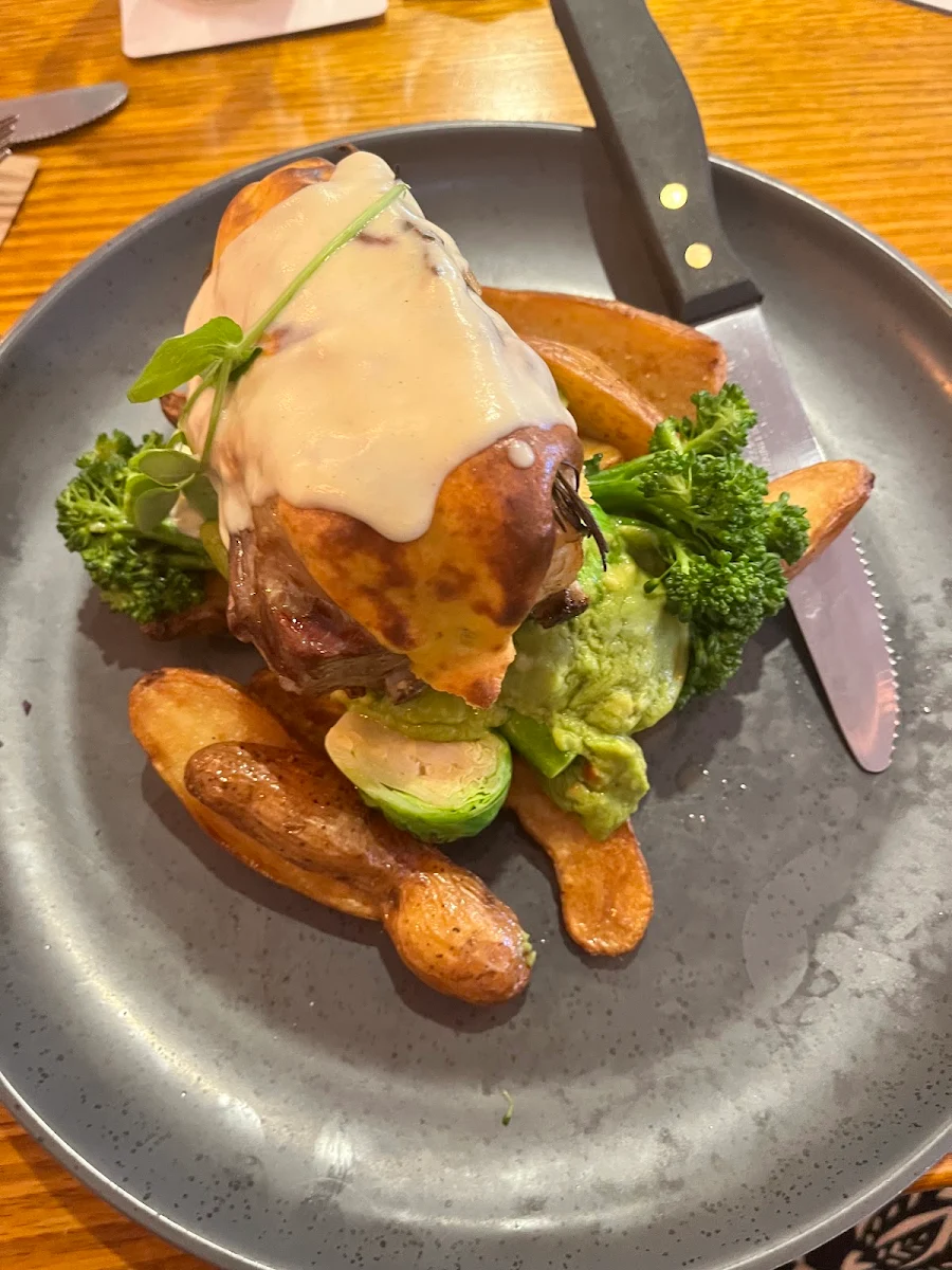 Harissa Chicken Supreme, Hotel Elermore