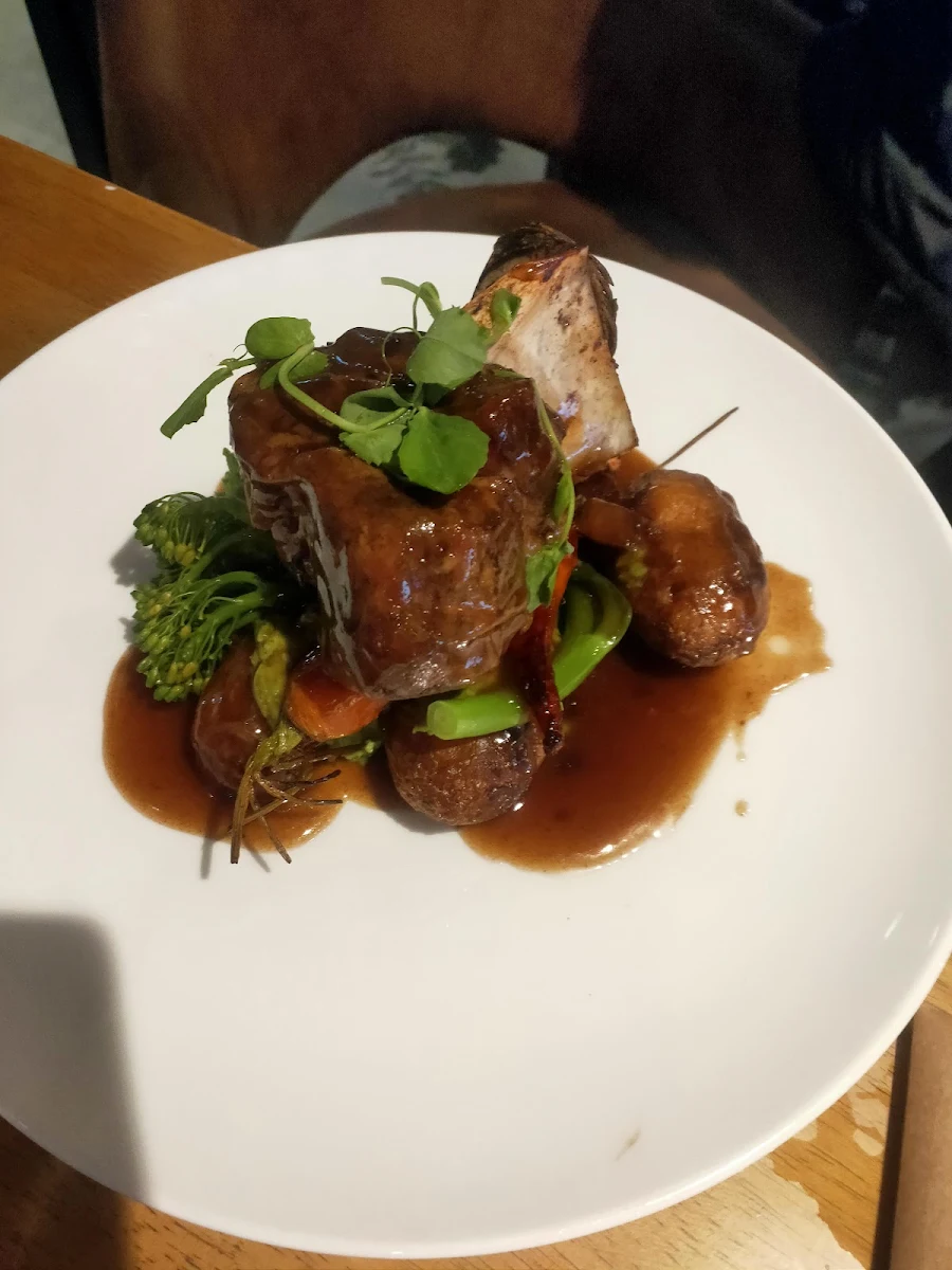 Lamb Shank, Hotel Elermore