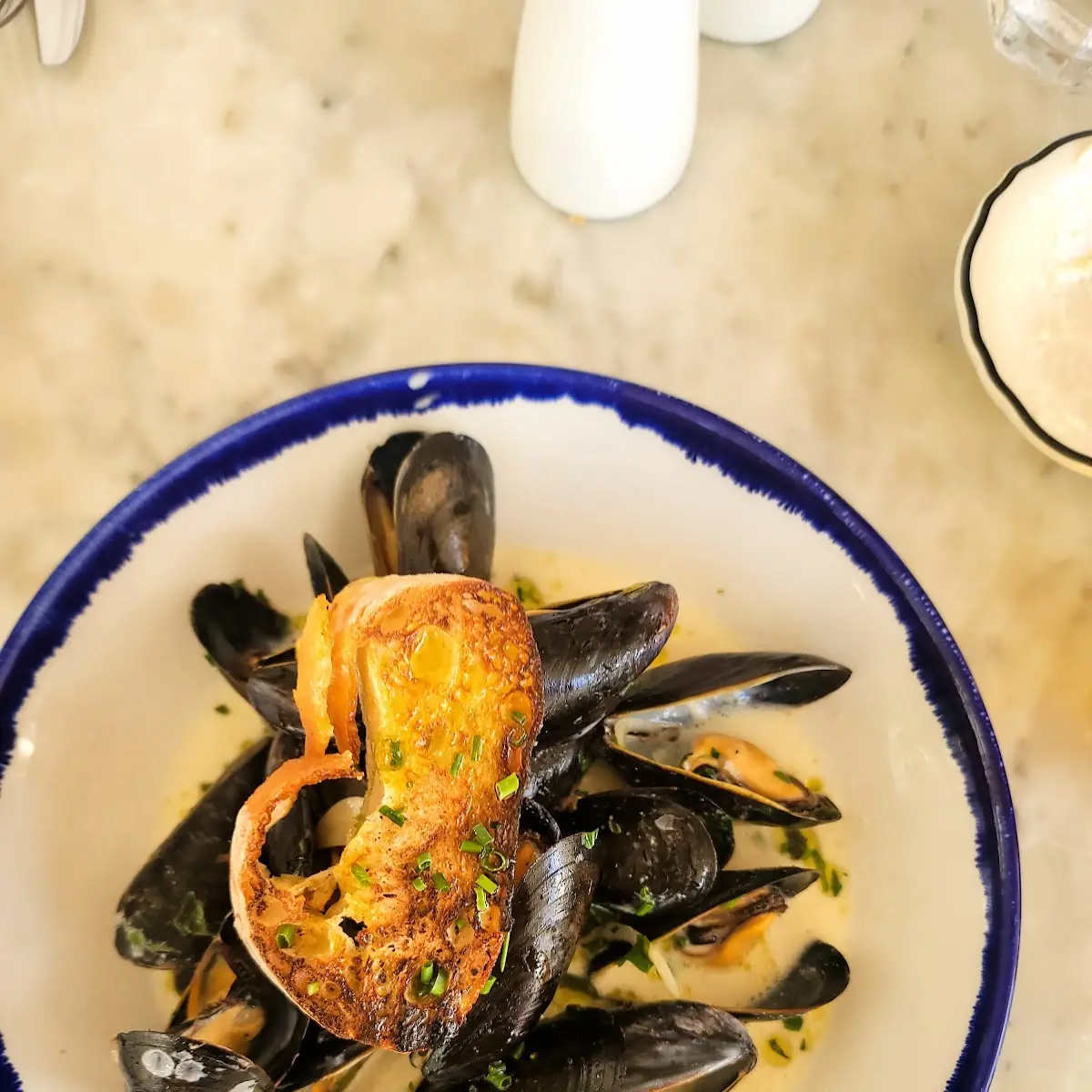 Steamed Mussels a La Mariniere