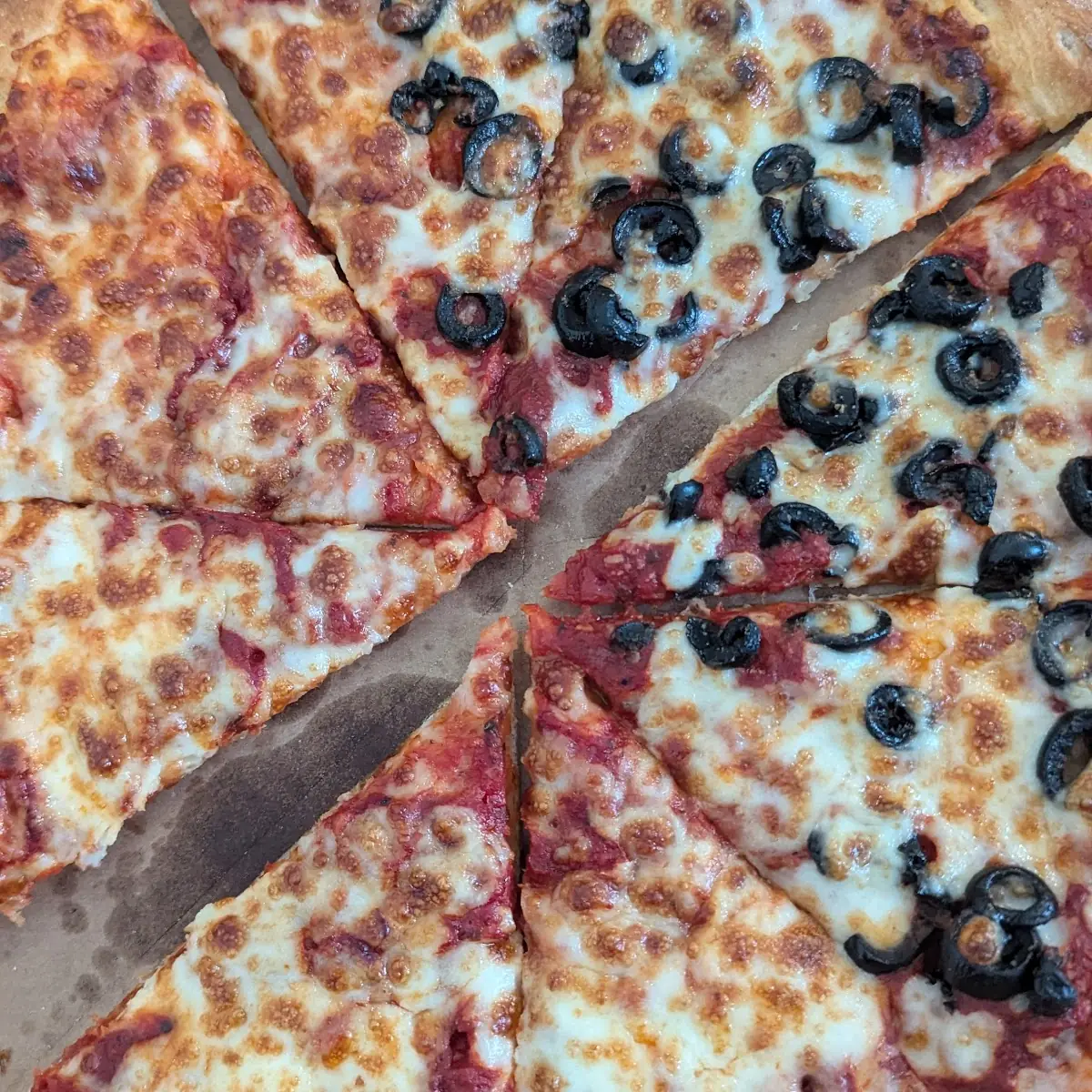 Dassic Pepperoni Mozzarella Cheese Mushrooms Pineapale
