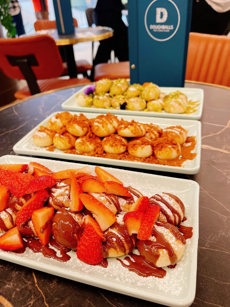 Highlights, DoughBalls Pizza, Rundle Place