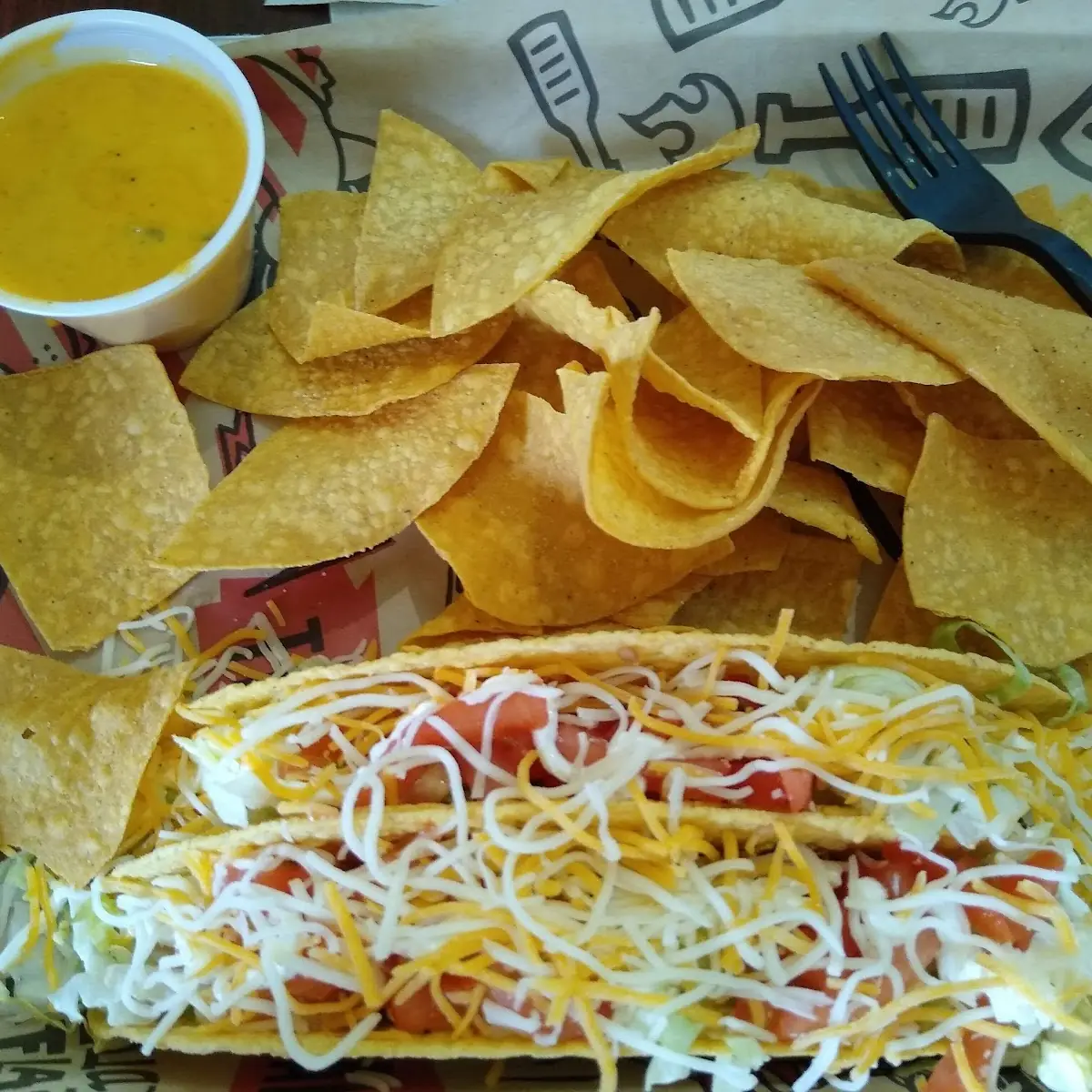 Hard Shell Beef Tacos with Chips and Queso