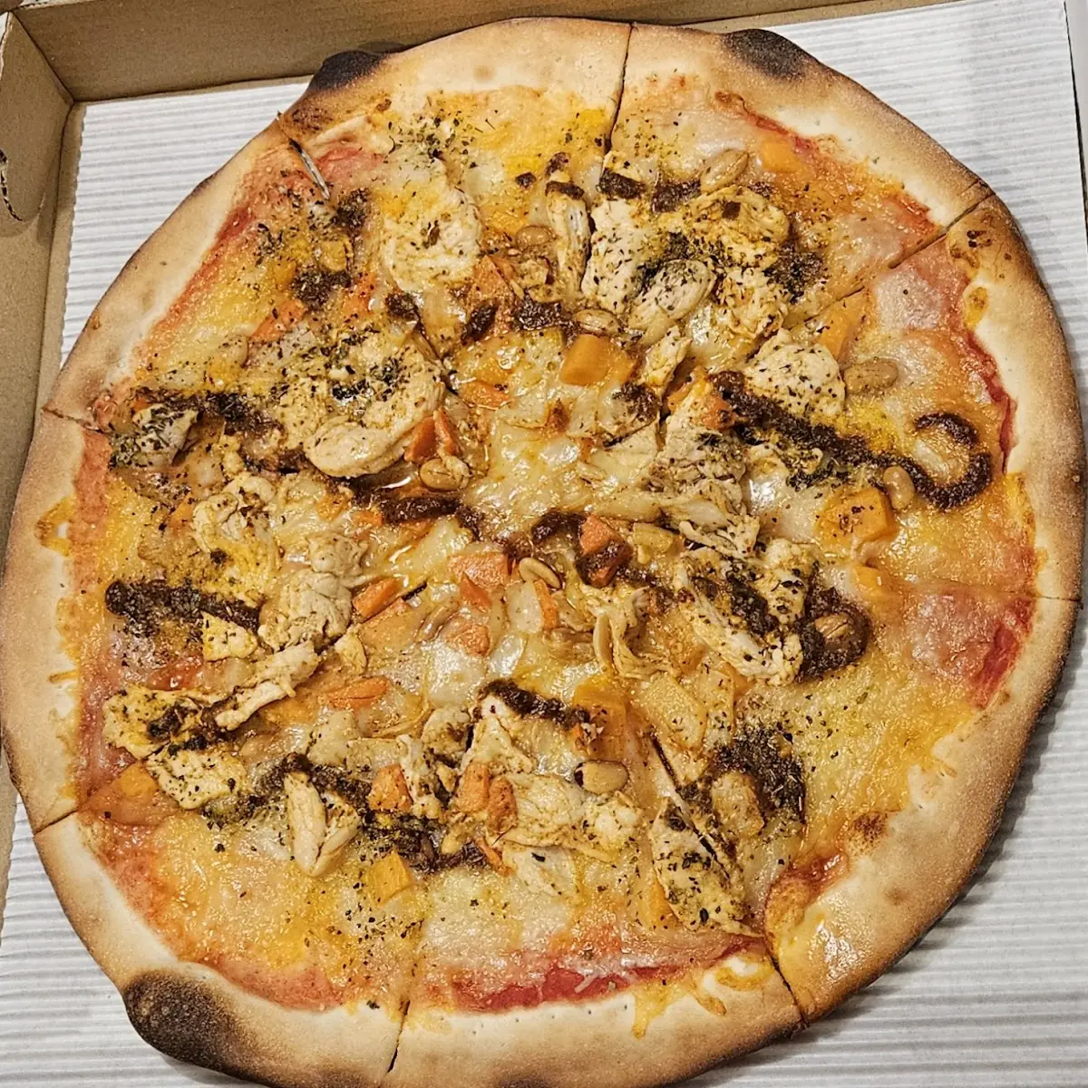 Chicken Massaman Curry Pizza