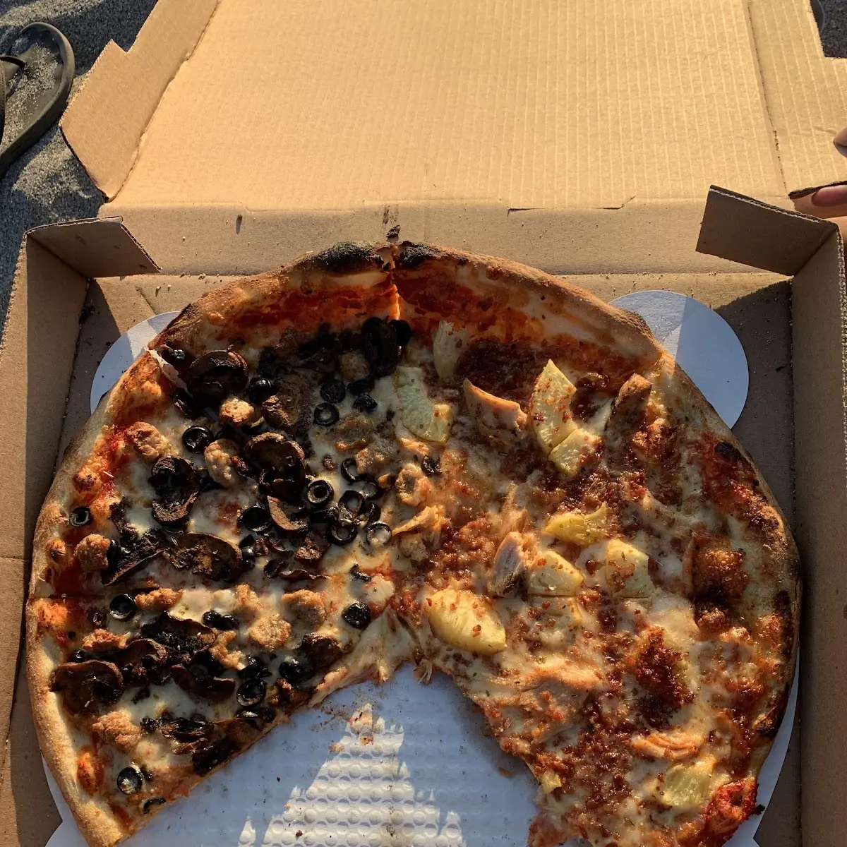Sausage Black Olive Mushroom Pineapple Bacon