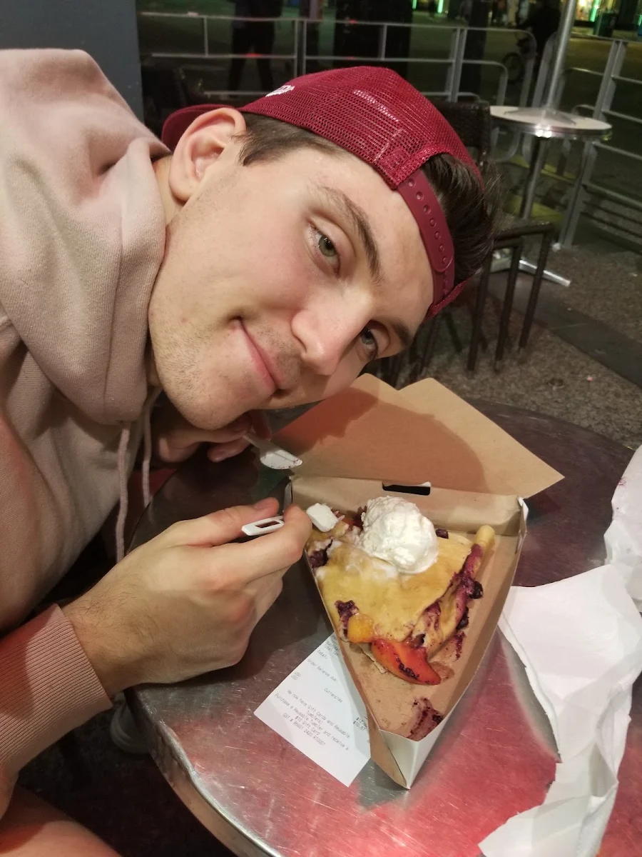 Peach Cobbler, Café Crêpe Express