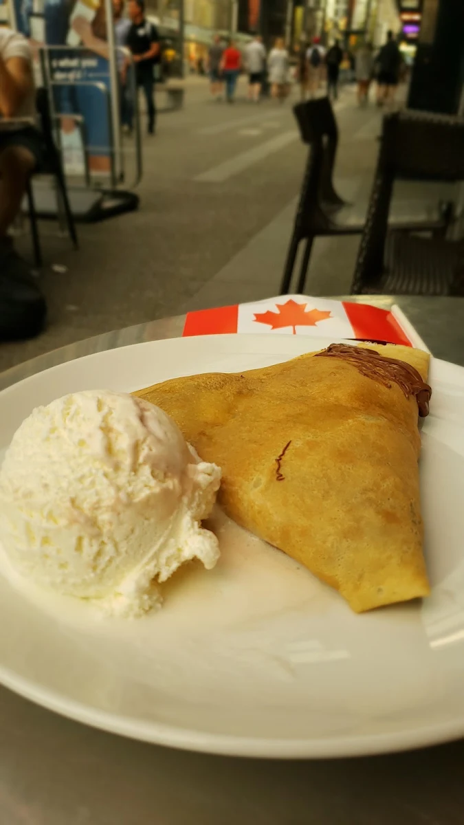 Strawberry Banana Nutella Crepe, Café Crêpe Express