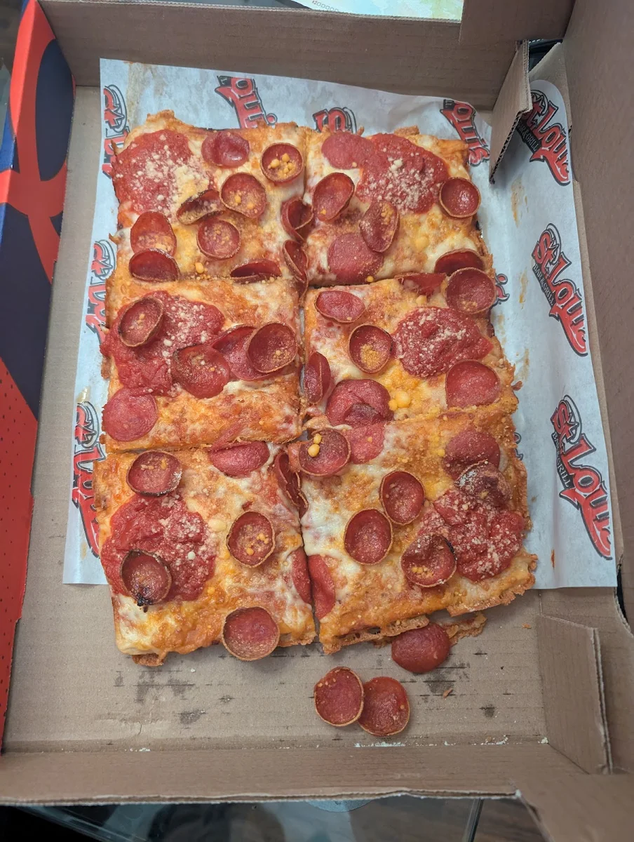 Detroit Style Pepperoni Aka Thin Crust not Detroit, St. Louis Bar & Grill