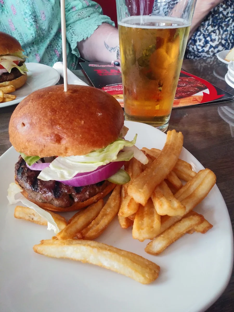 Sirloin Burger, St. Louis Bar & Grill