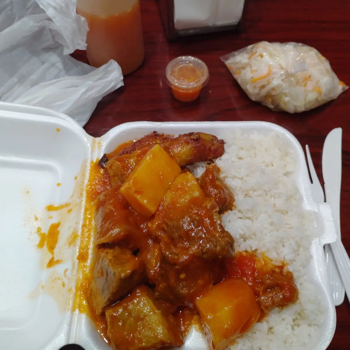 Carne Guisada Y Arroz Blanco