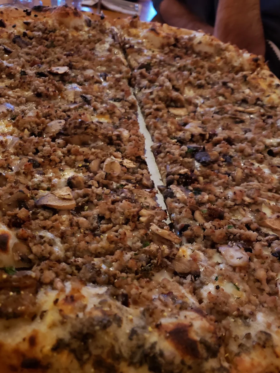 Sausage Pizza, Creekbread