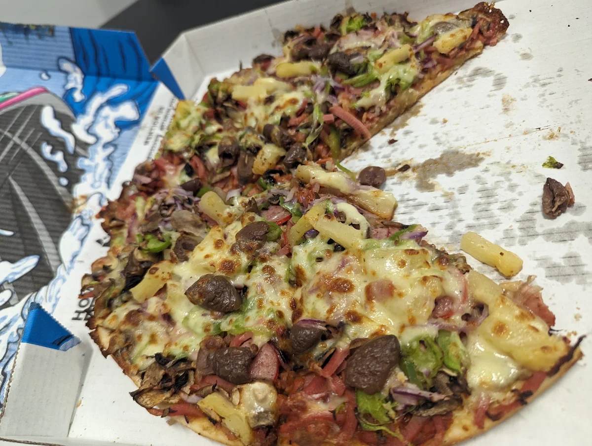 Supreme Pizza, Starvin' Pizza Bar Wagga