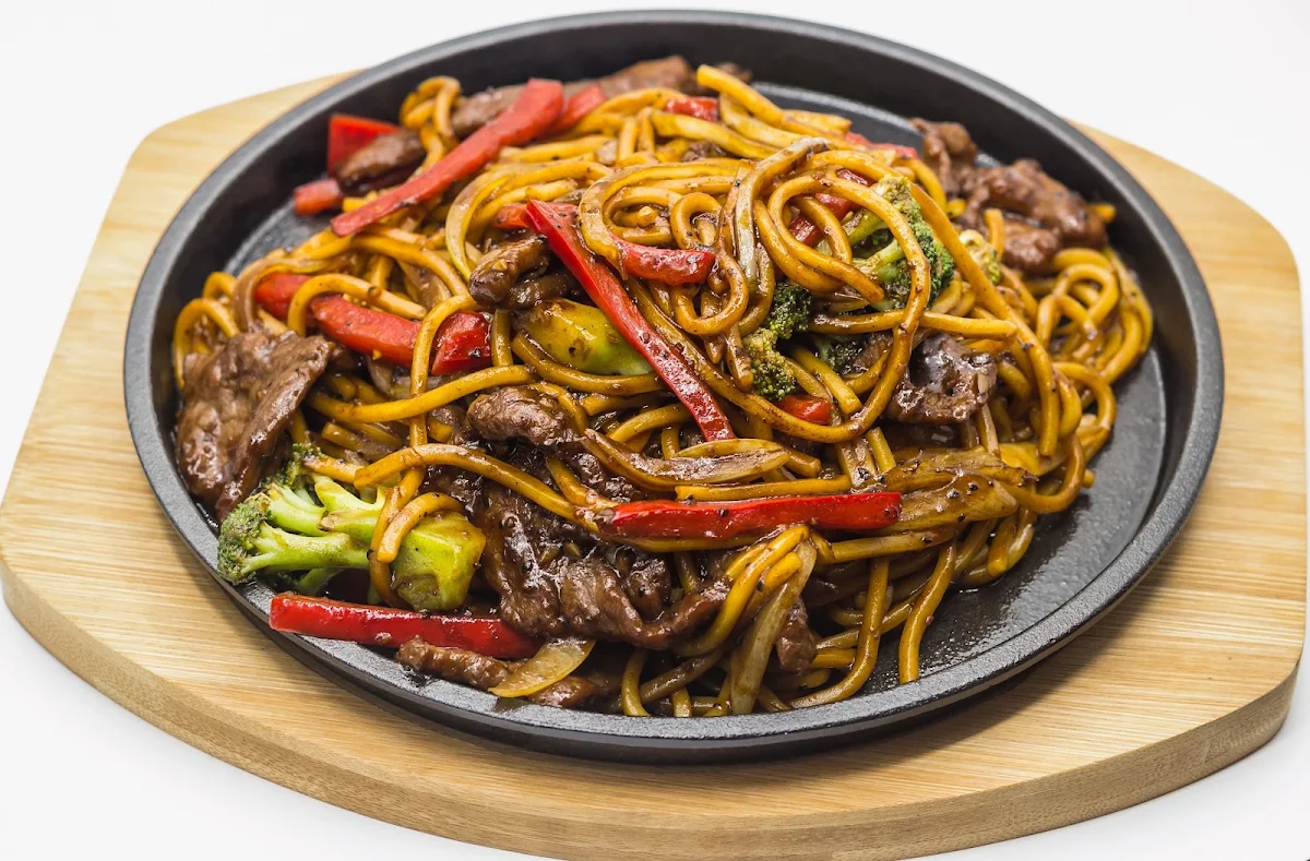 Stir-Fried Noodles with Black Pepper Beef, Lucky Dumpling Kitchen Burwood Brickworks