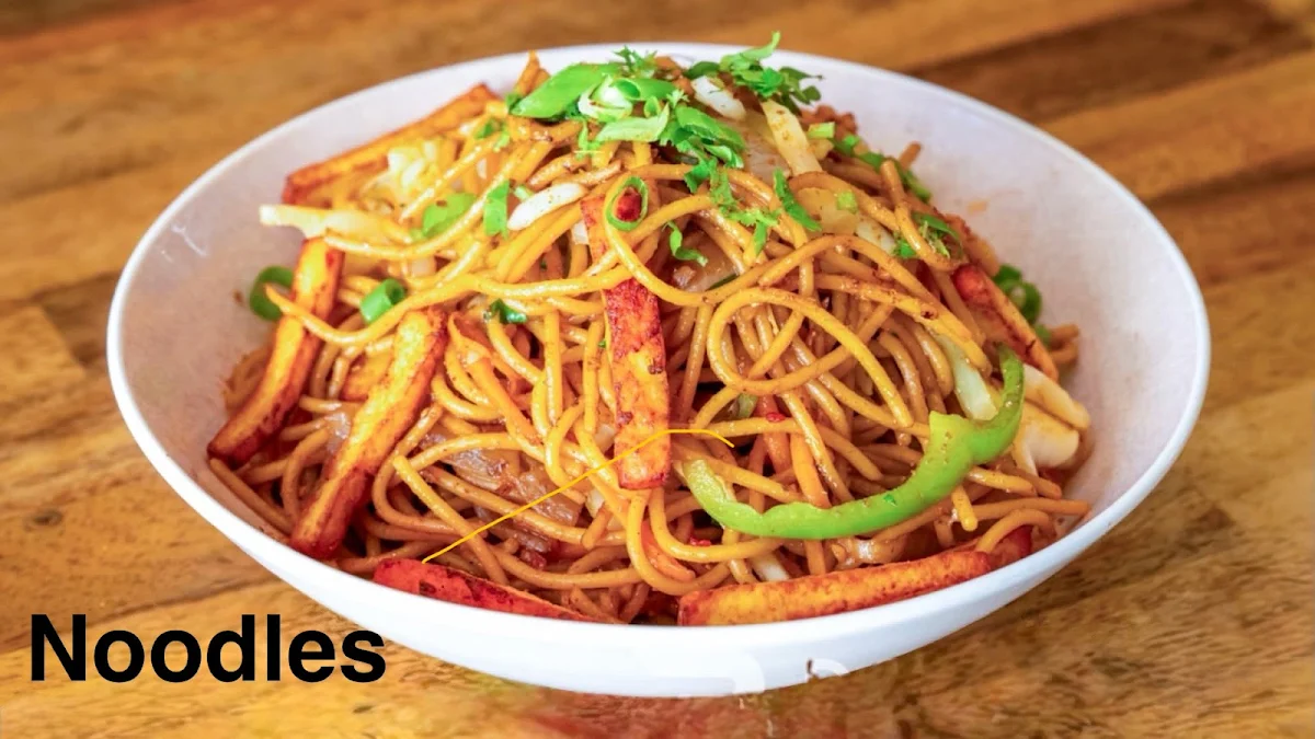 Schezwan Noodles, Mt Everest Mo:mo , Tarneit