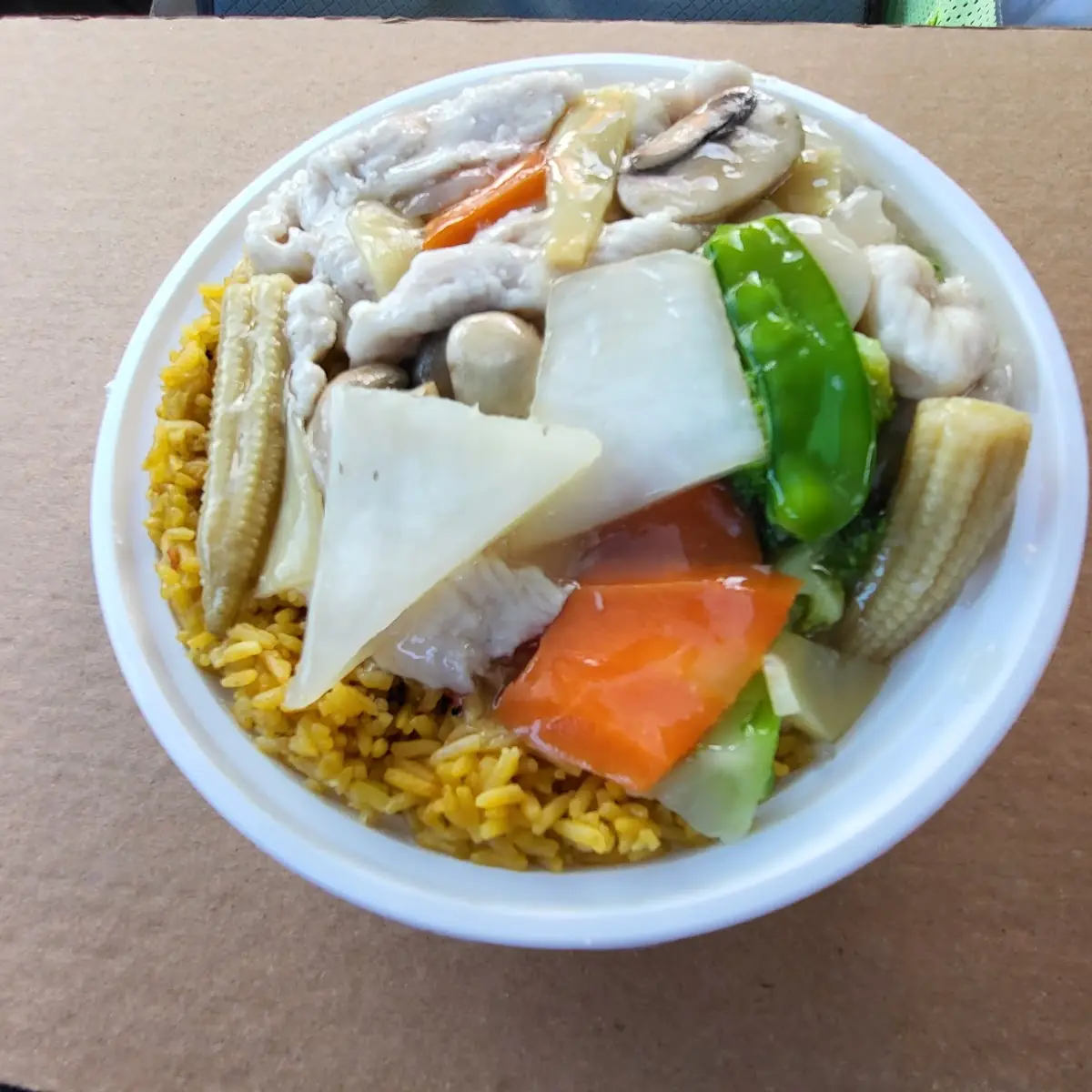 Chicken with Chinese Vegetables in a White Sauce