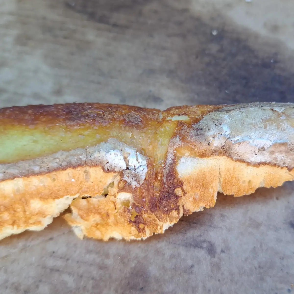 Pretzel Crust Pizza Peperoni