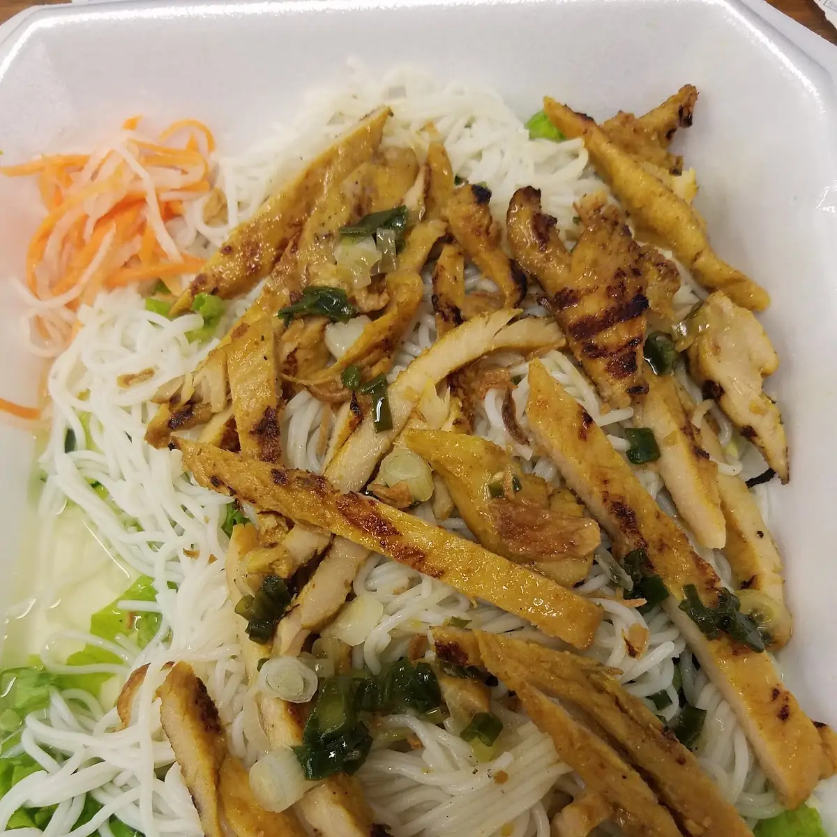 Grilled Chicken Noodle Bowl