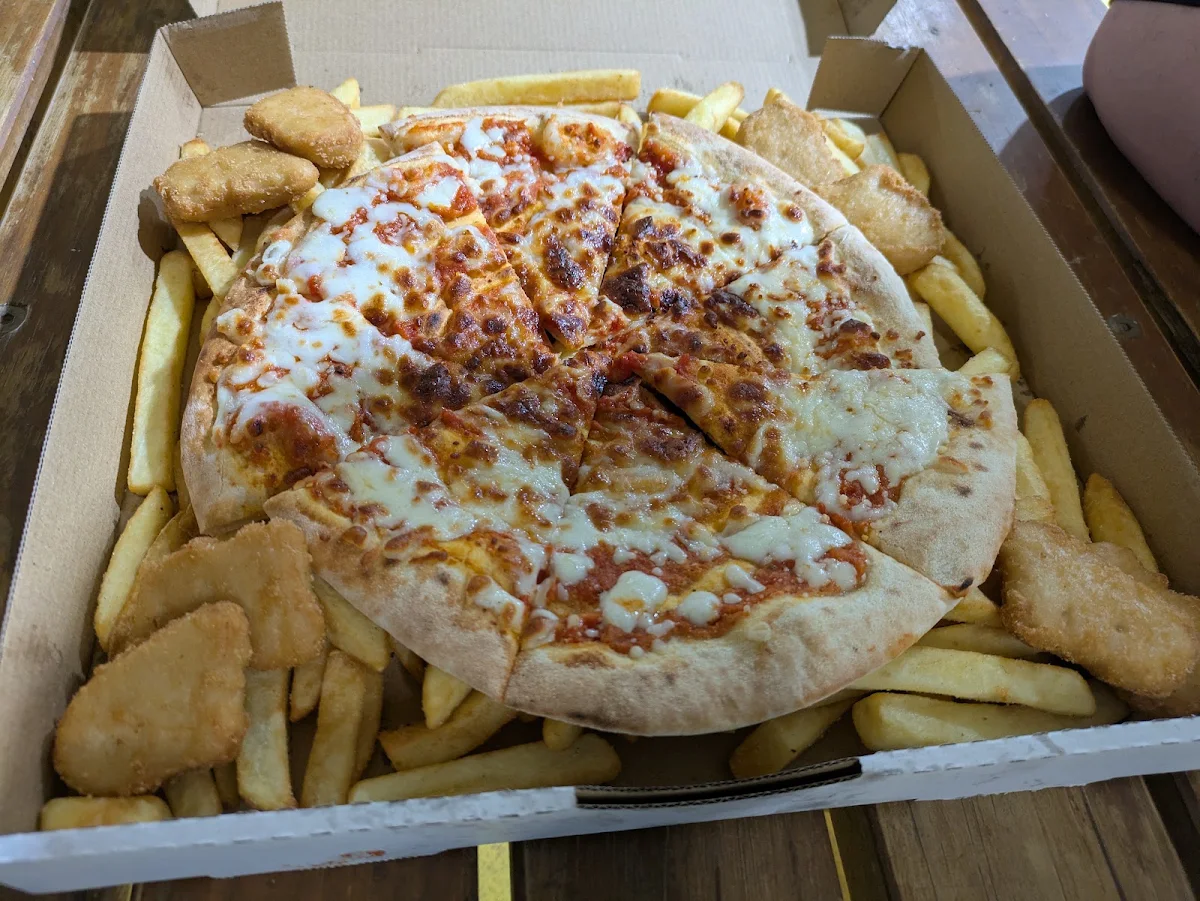 Pizza Nuggets and Chips, Hobart Zoo and Aquarium Bakari’s Roar Cafe