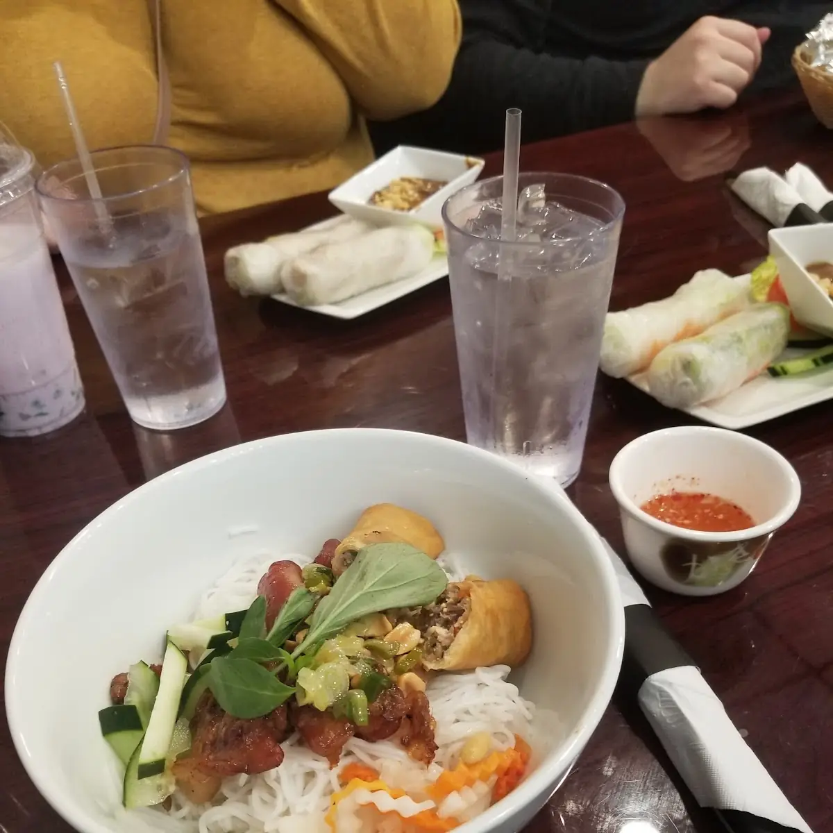 Rice Noodles with Grilled Meat
