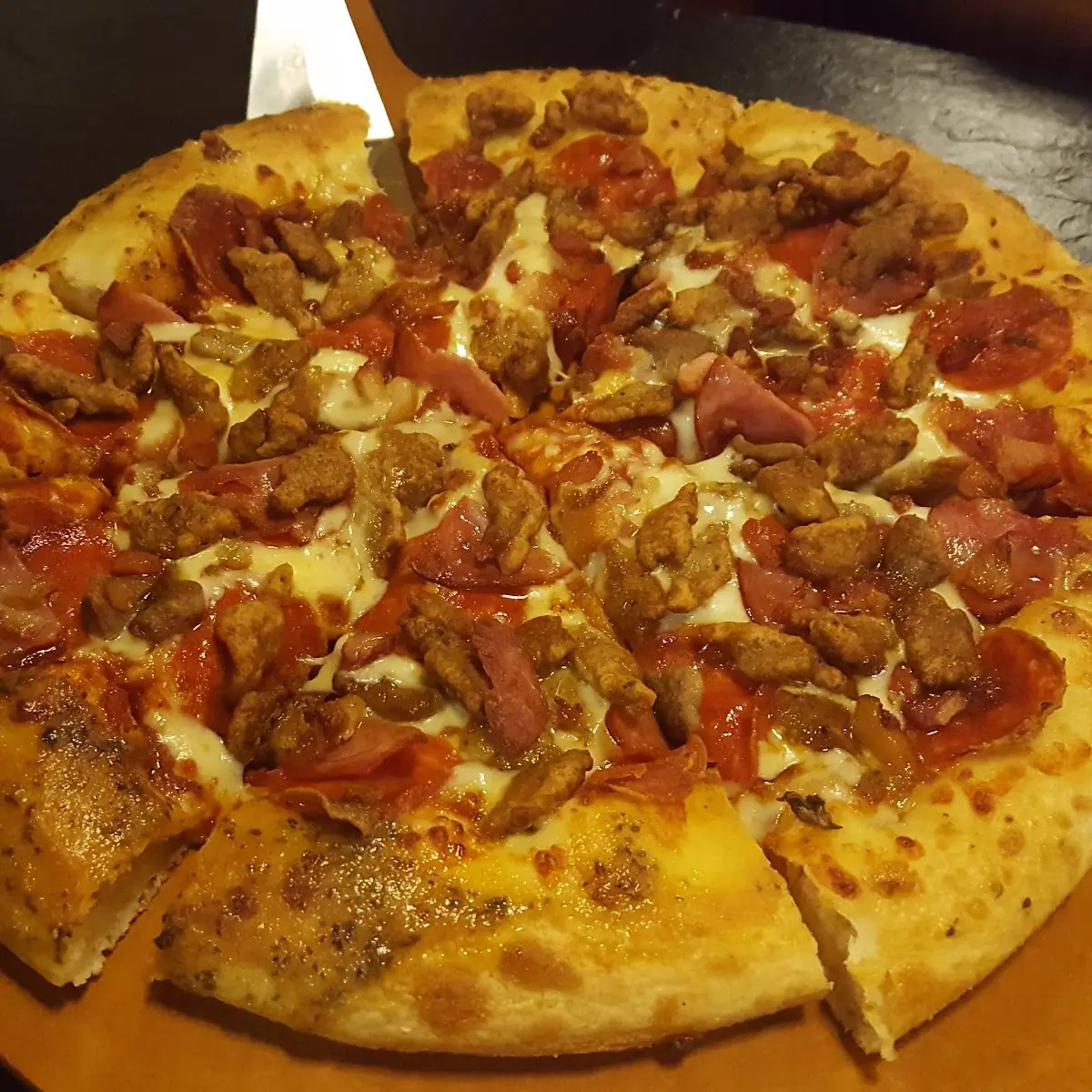 Meat Lovers Hand Tossed