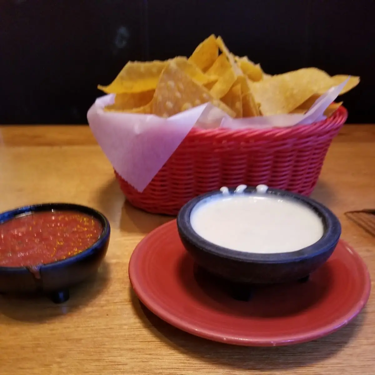 Chips & Salsa White Queso