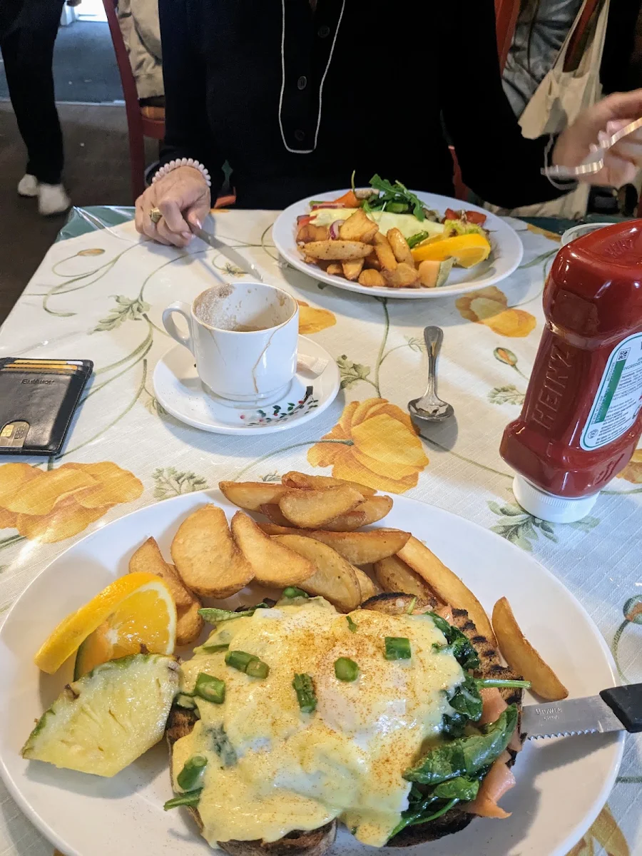 Royal Breakfast Pizza