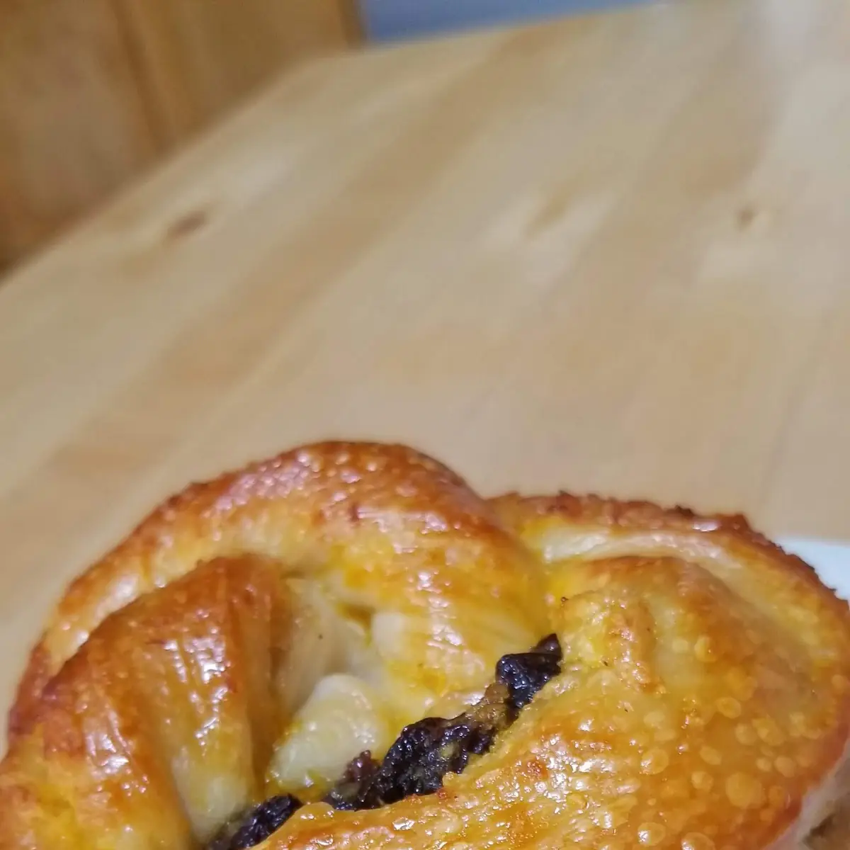 Raisin Custard Bun