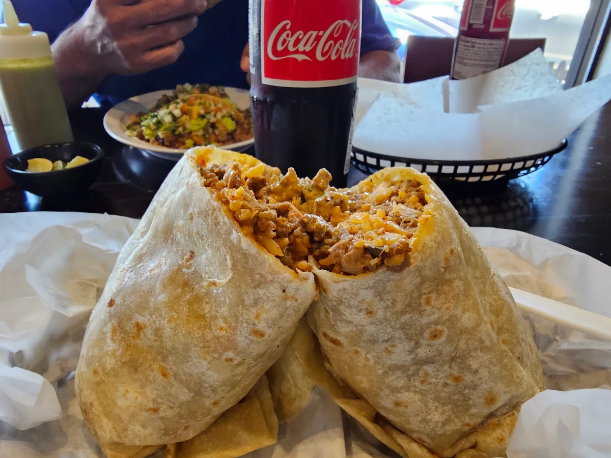 Mar Y Tierra Burrito