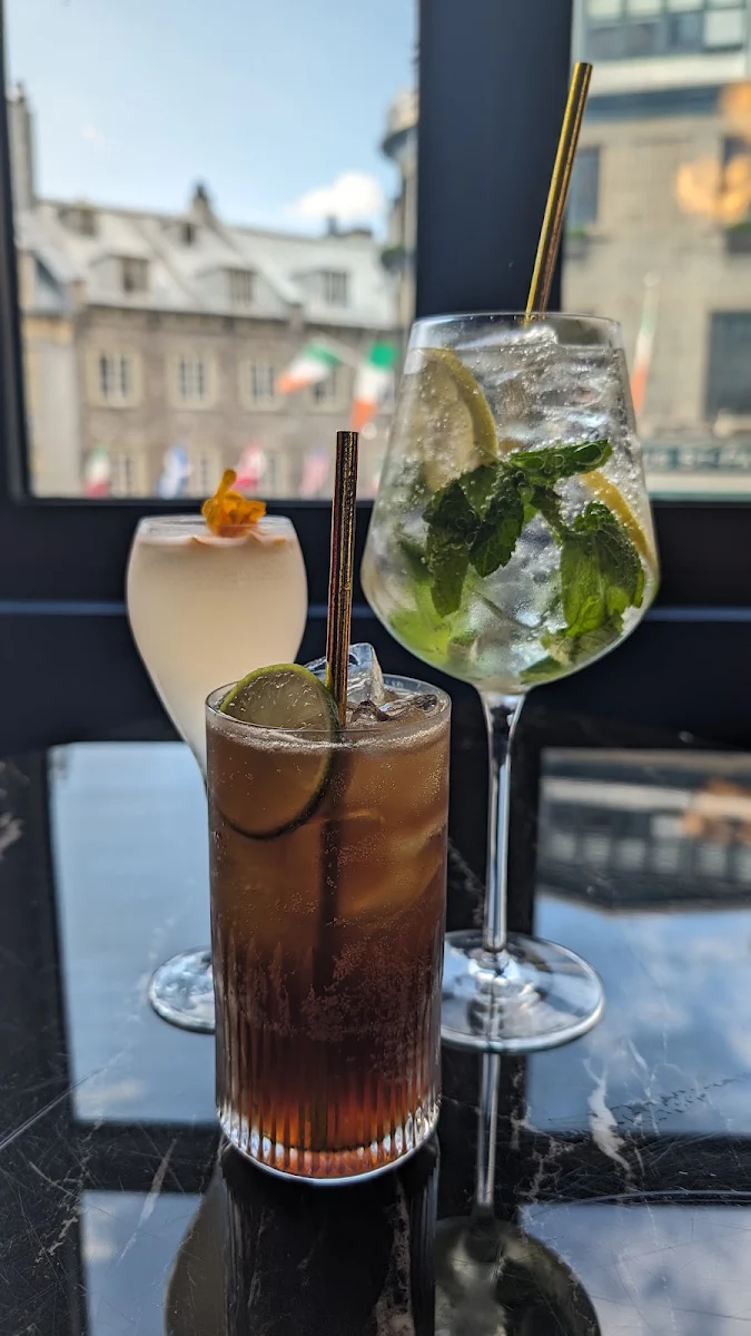 Highlights, Le Bijou • Salon à cocktails
