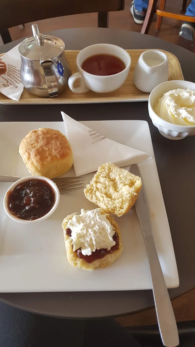 Devonshire Tea, Gloria Jean's Traralgon