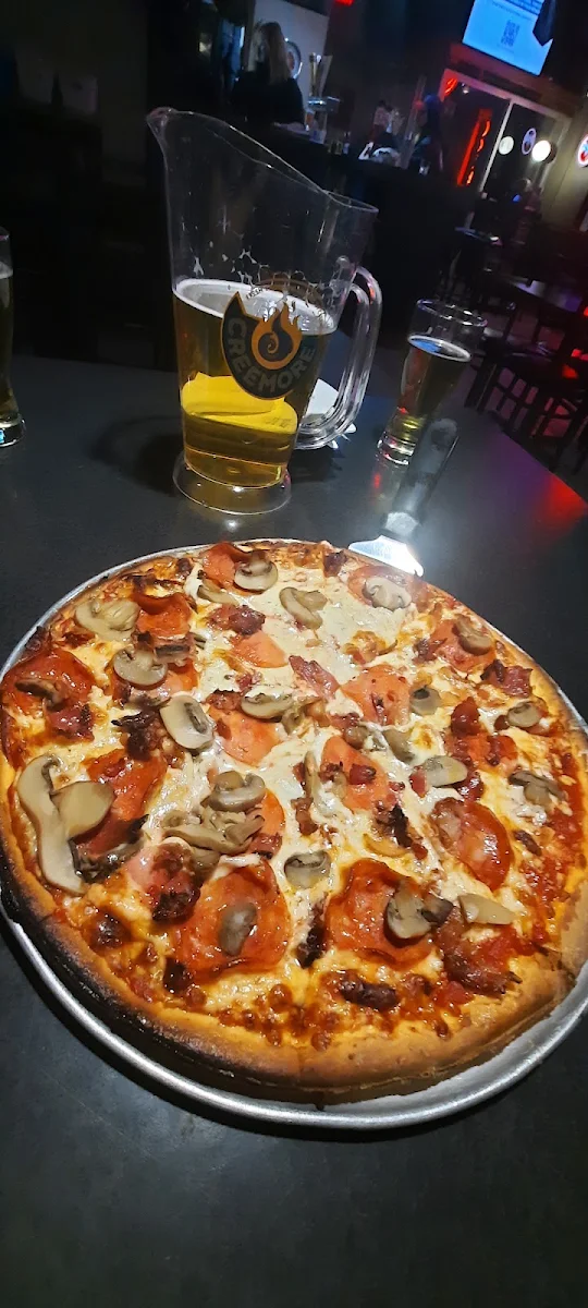 Medium Pizza, Sportscenter Bar & Grill Ltd