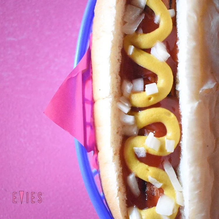 Hot Dog, Evies Disco Diner