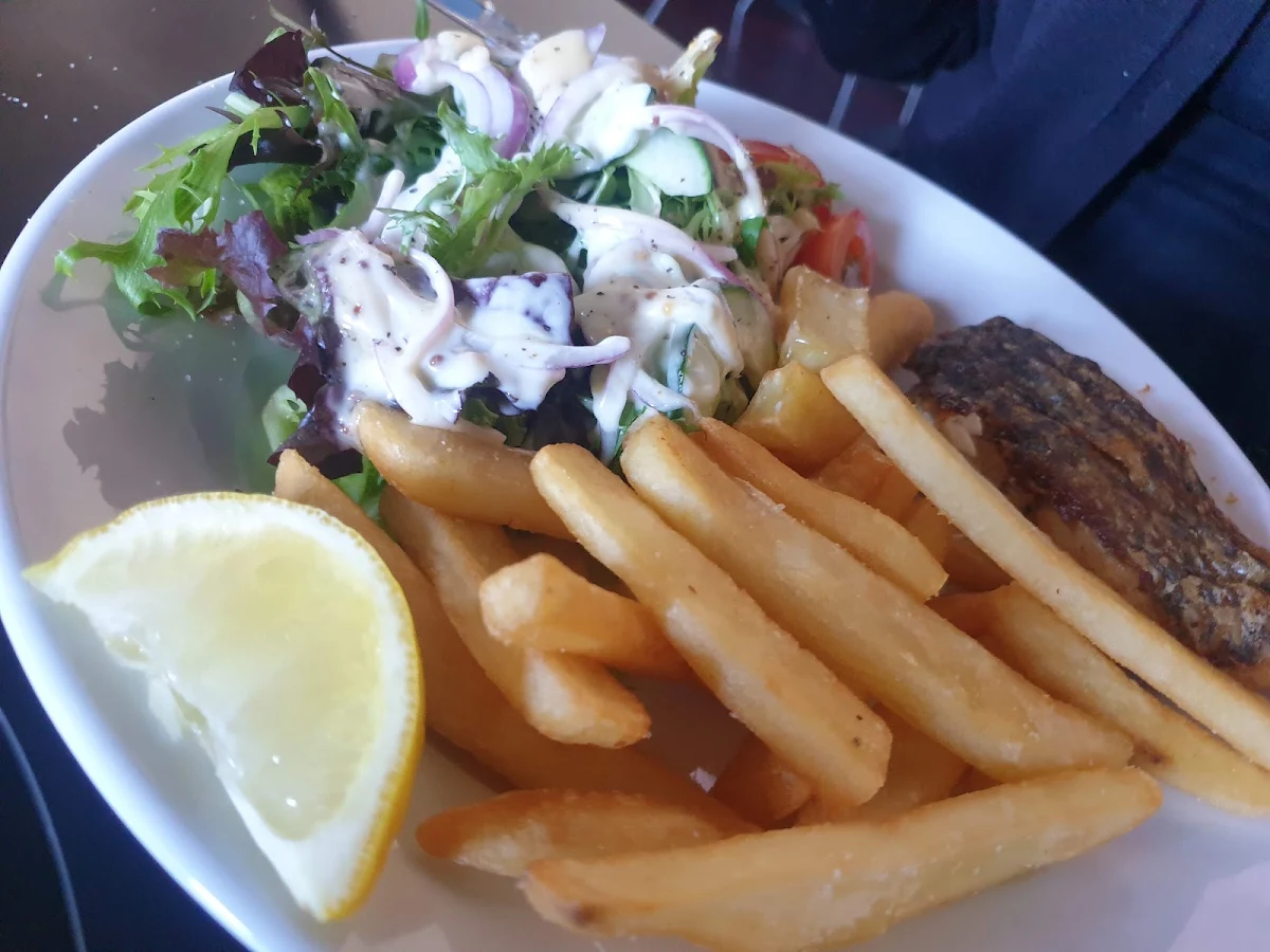 Fish Cocktails & Chips, Criterion Hotel