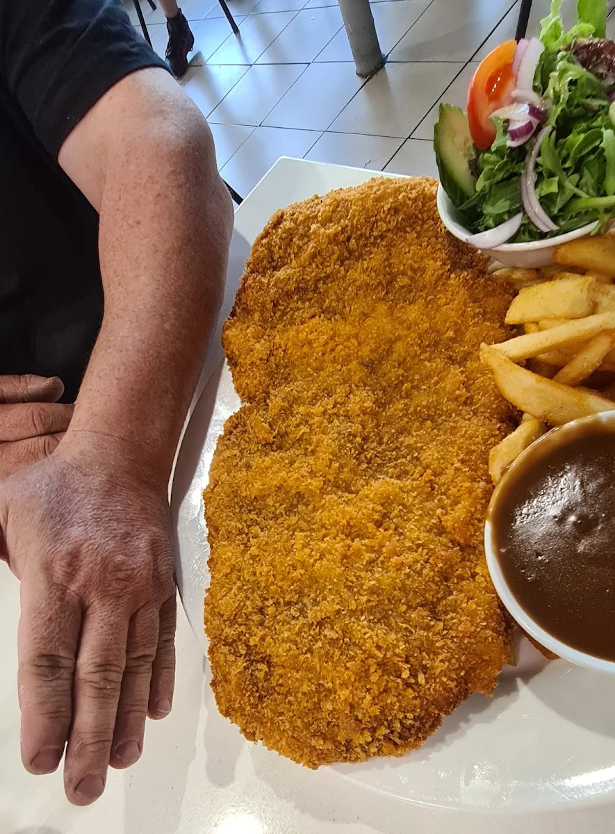 Plain Schnitzel with Plain Gravy, Pizza Love You