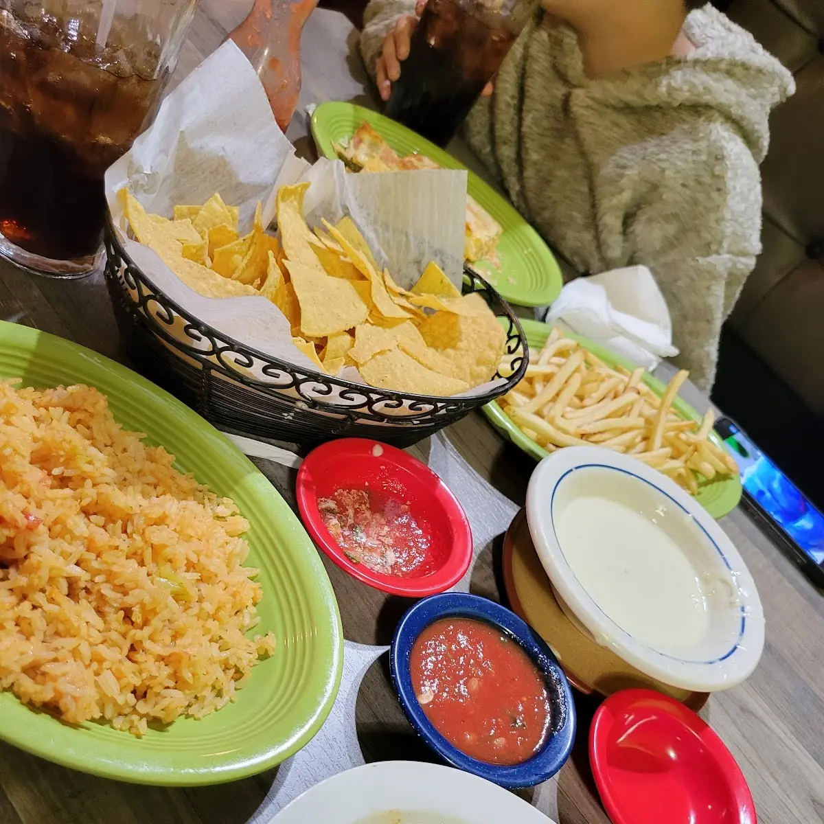 Rice Chips and Salsa Queso Dip