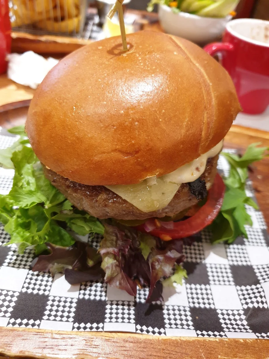 Angus Burger, Nadia's Cafe Parramatta