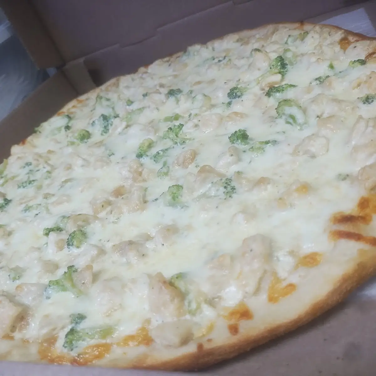 Chicken Broccoli Alfredo Pizza