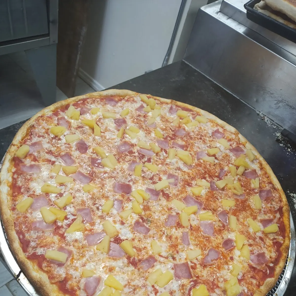 Hawaiian Pizza