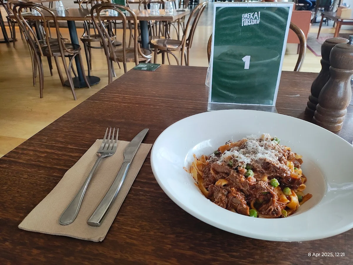 Rigatoni, Eureka Hotel