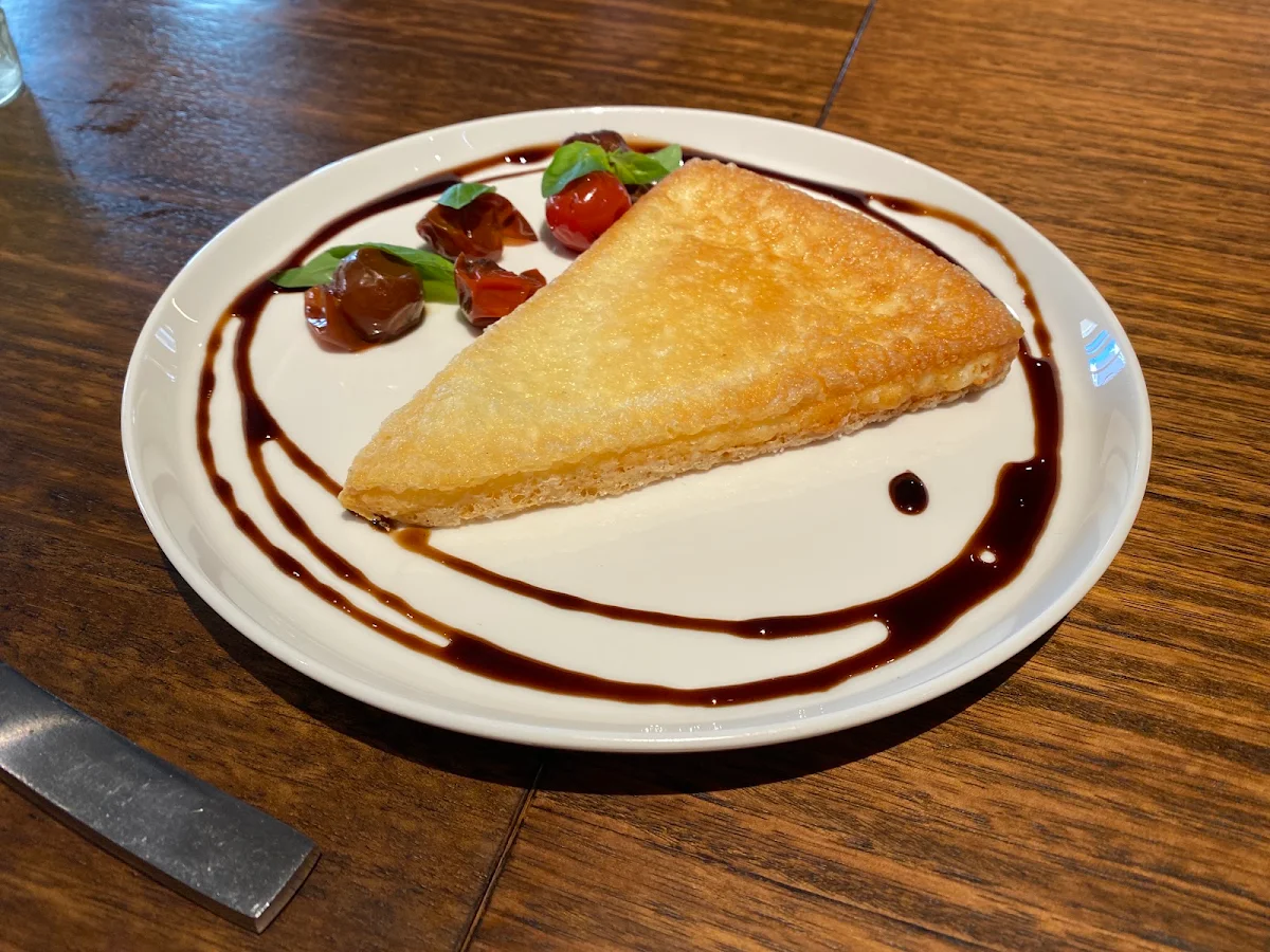 Saganaki, Eureka Hotel